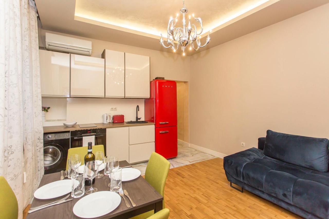 Elegant 2Bdr Apartment With A Balcony София Экстерьер фото