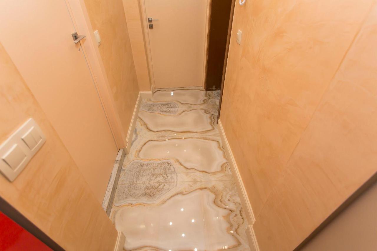Elegant 2Bdr Apartment With A Balcony София Экстерьер фото