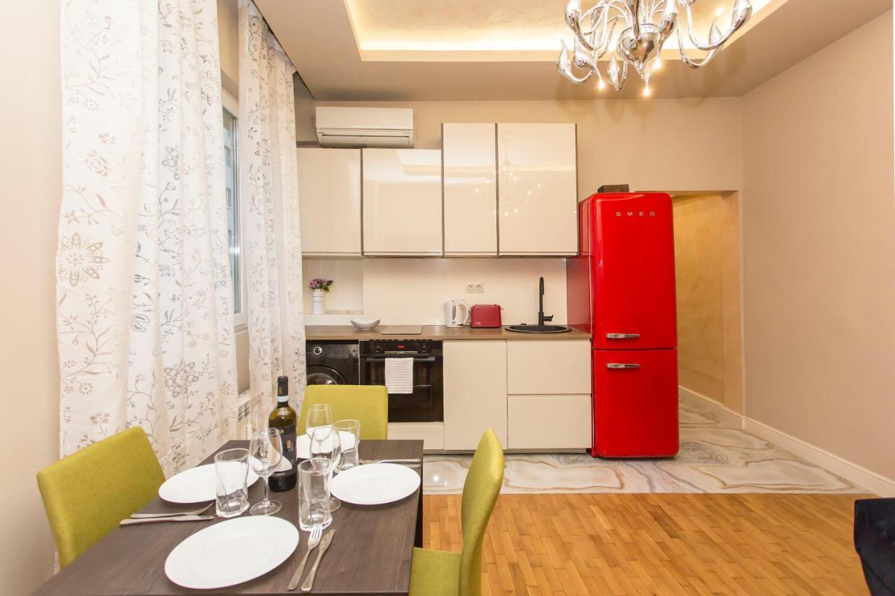 Elegant 2Bdr Apartment With A Balcony София Экстерьер фото